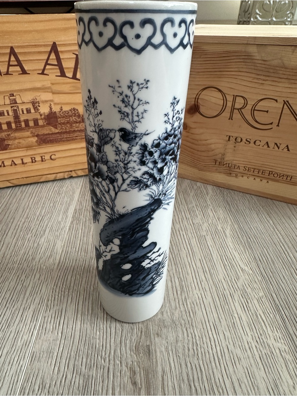 Vintage Yuet Tung China Works HK Blue & White Porcelain Cylinder Vase Hat Stand